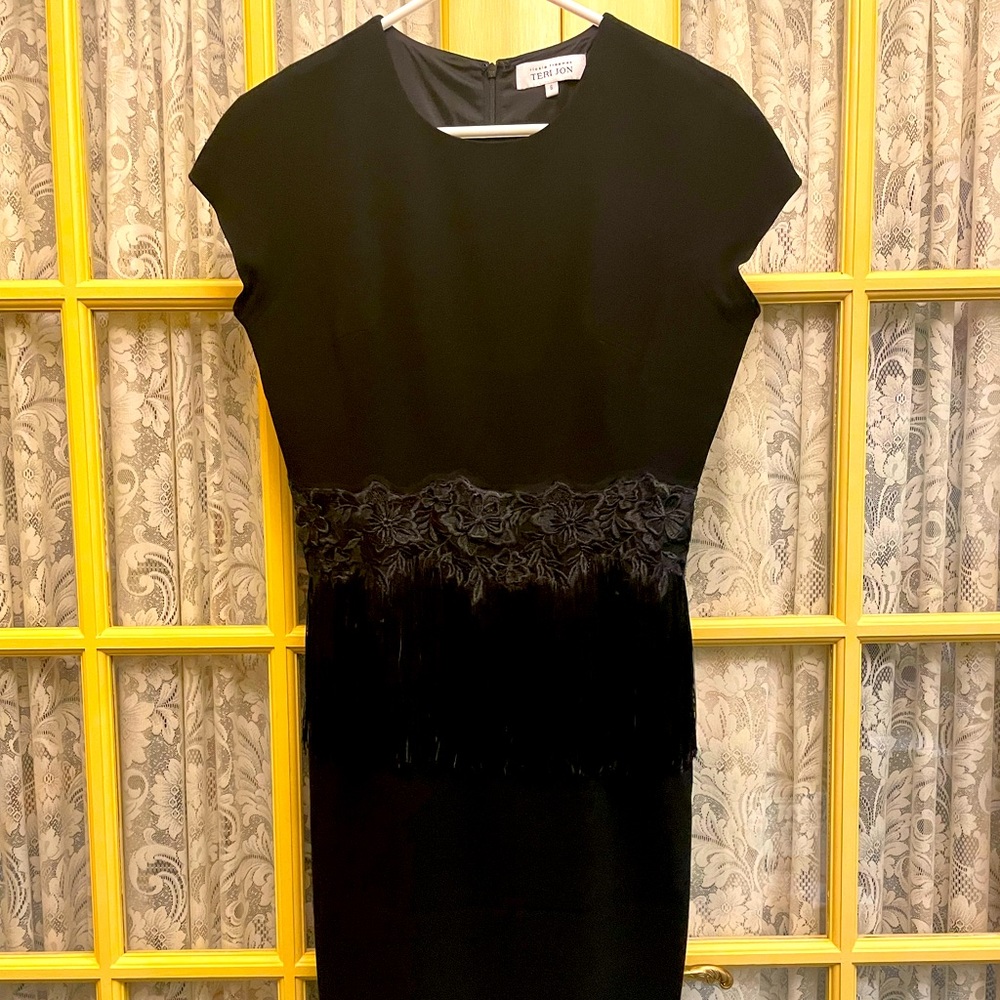 Teri Jon Size 6 sheath dress with floral appliqué at waist
